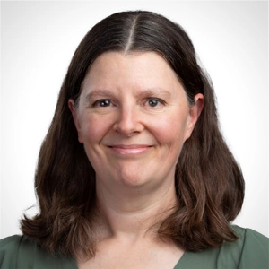Headshot of Sarah Undy