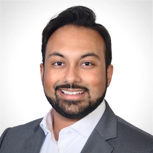 Headshot of Steven Raveesh